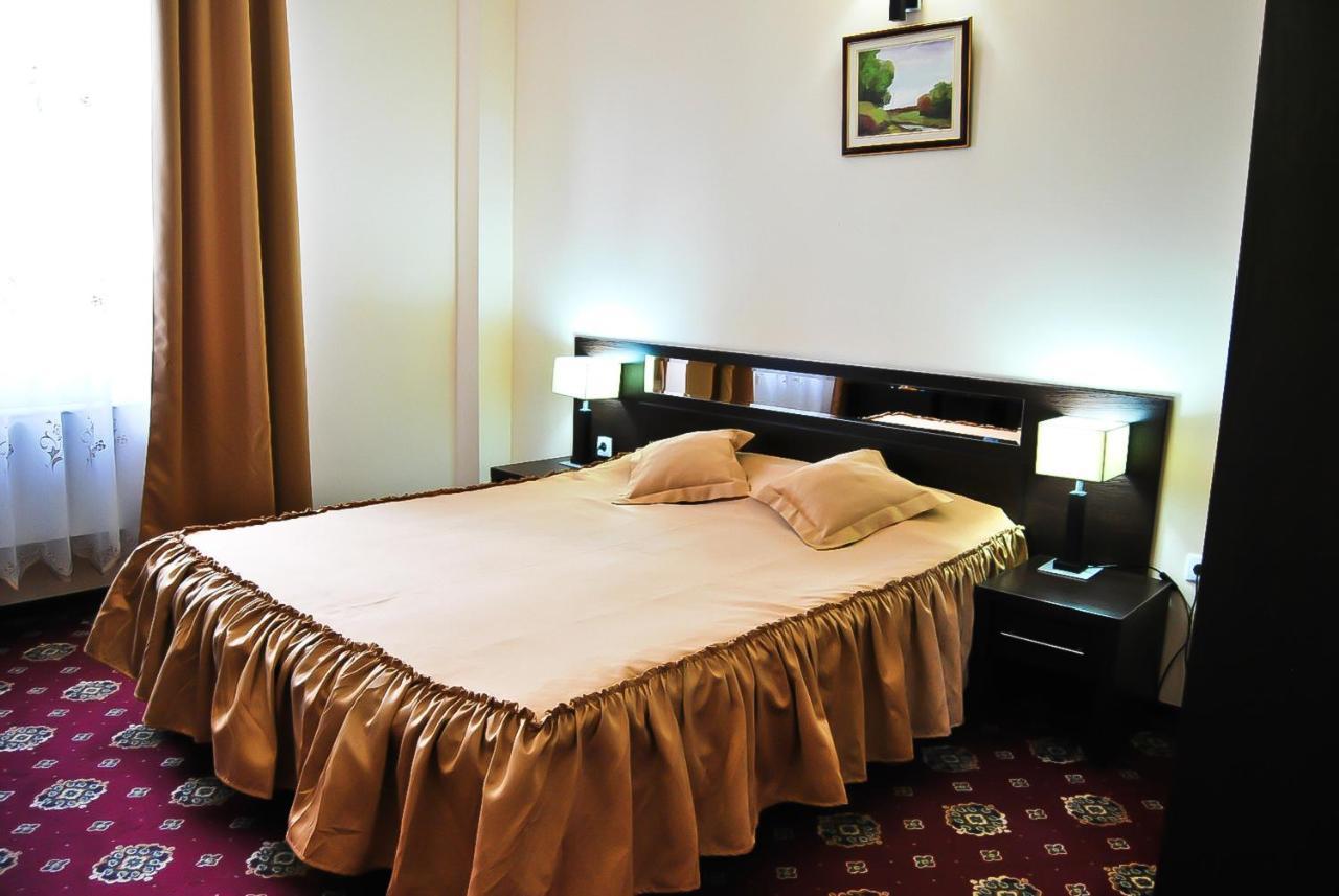 Hotel Magic Gt Trivale Pitesti Exterior photo
