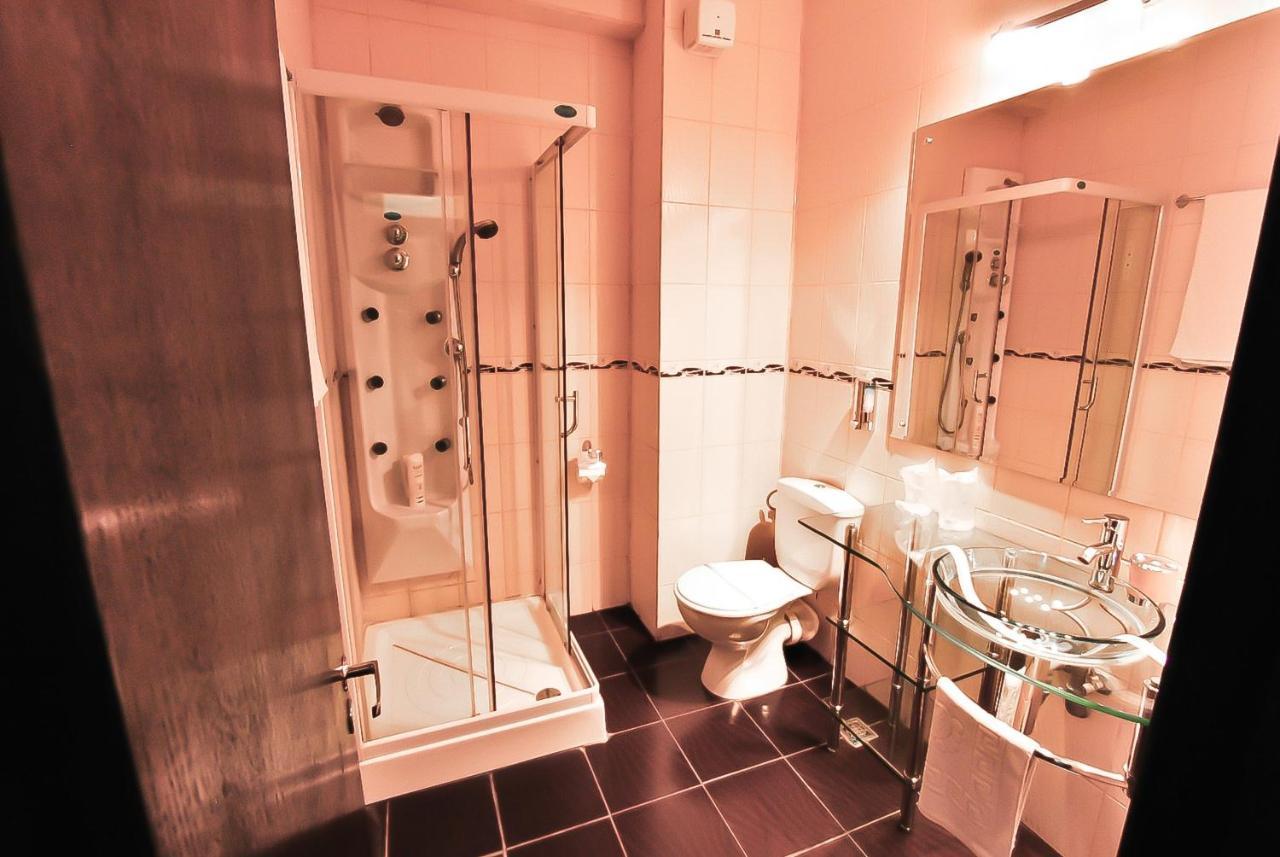 Hotel Magic Gt Trivale Pitesti Exterior photo