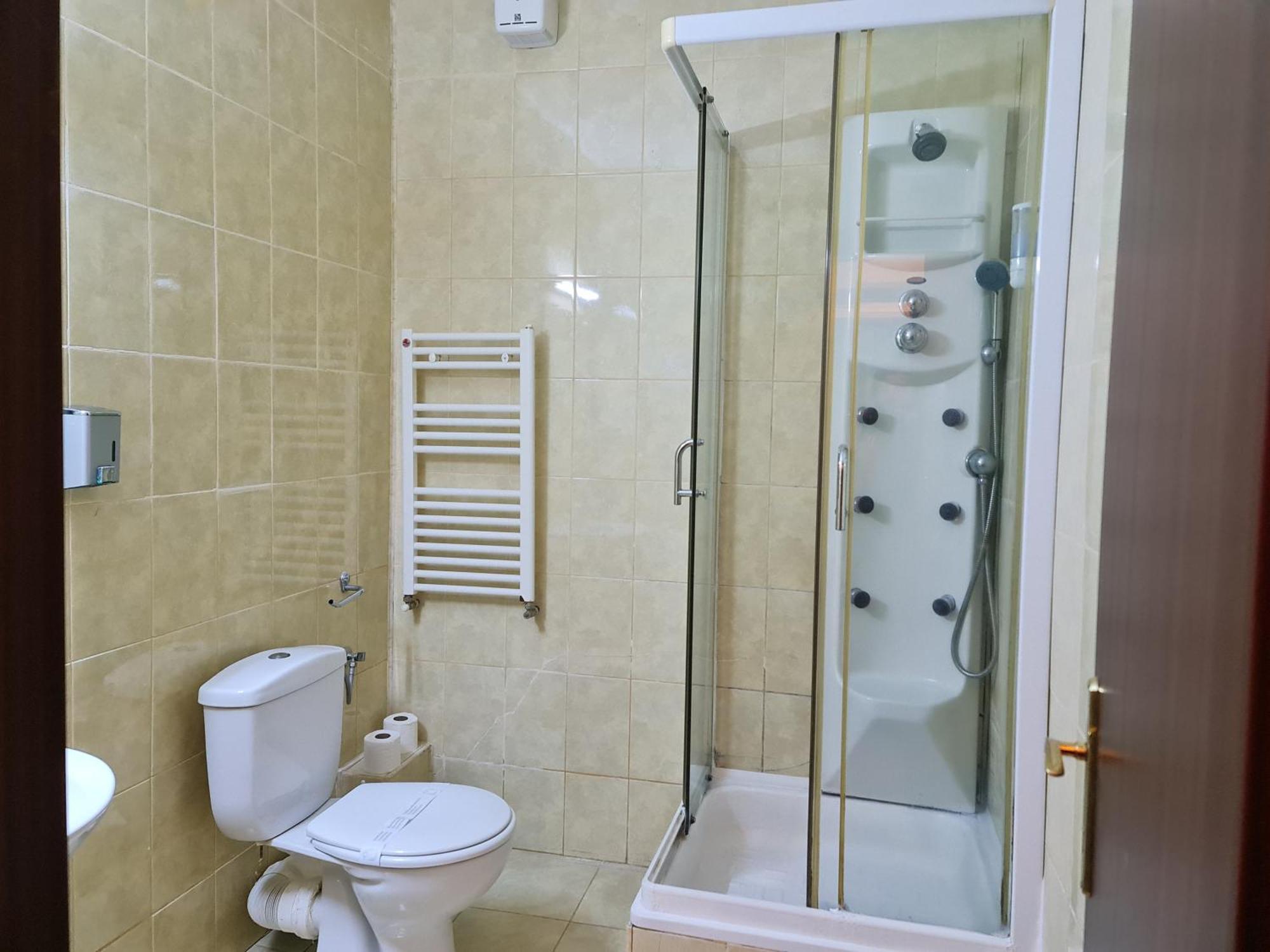 Hotel Magic Gt Trivale Pitesti Exterior photo