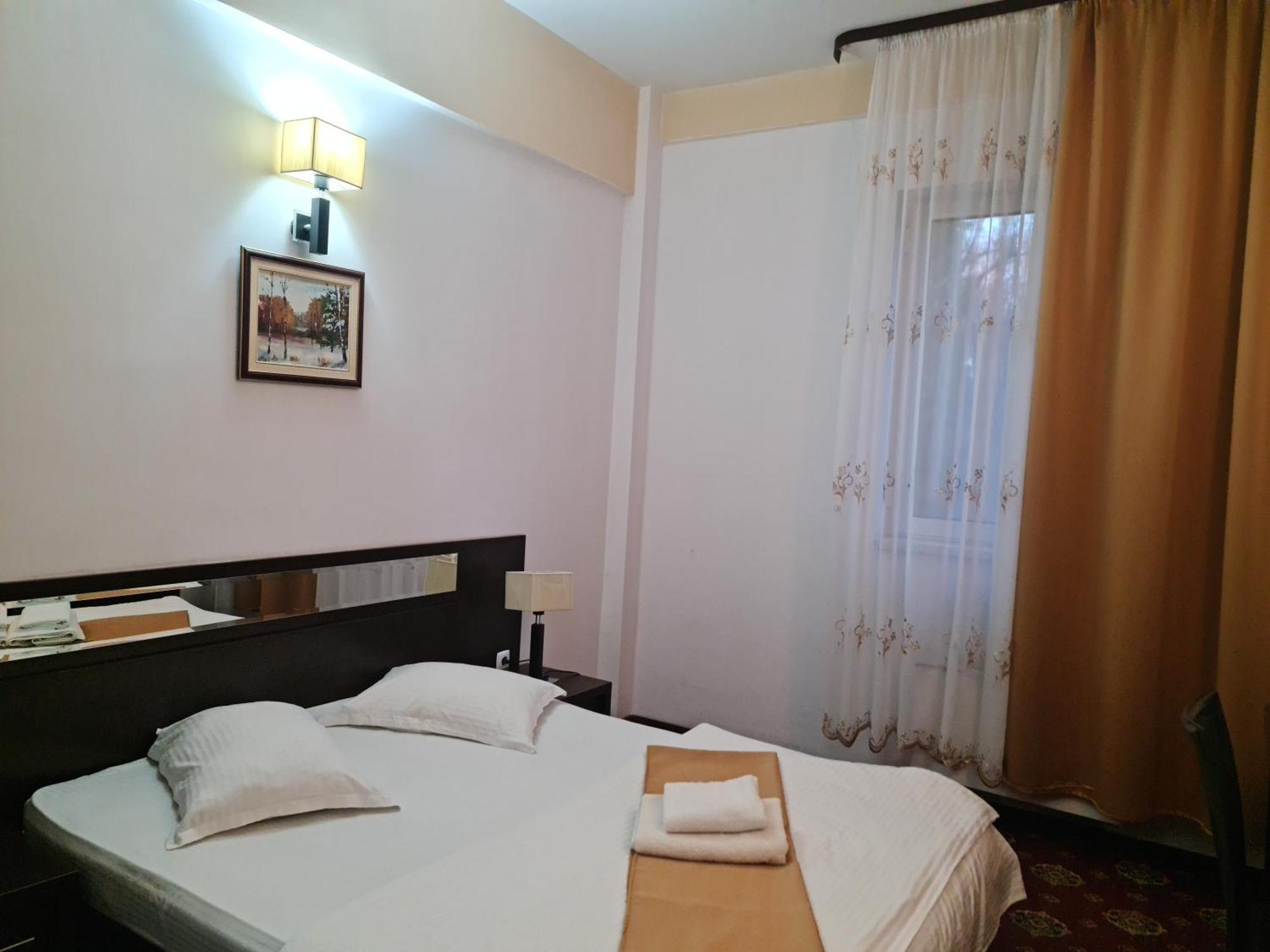 Hotel Magic Gt Trivale Pitesti Exterior photo