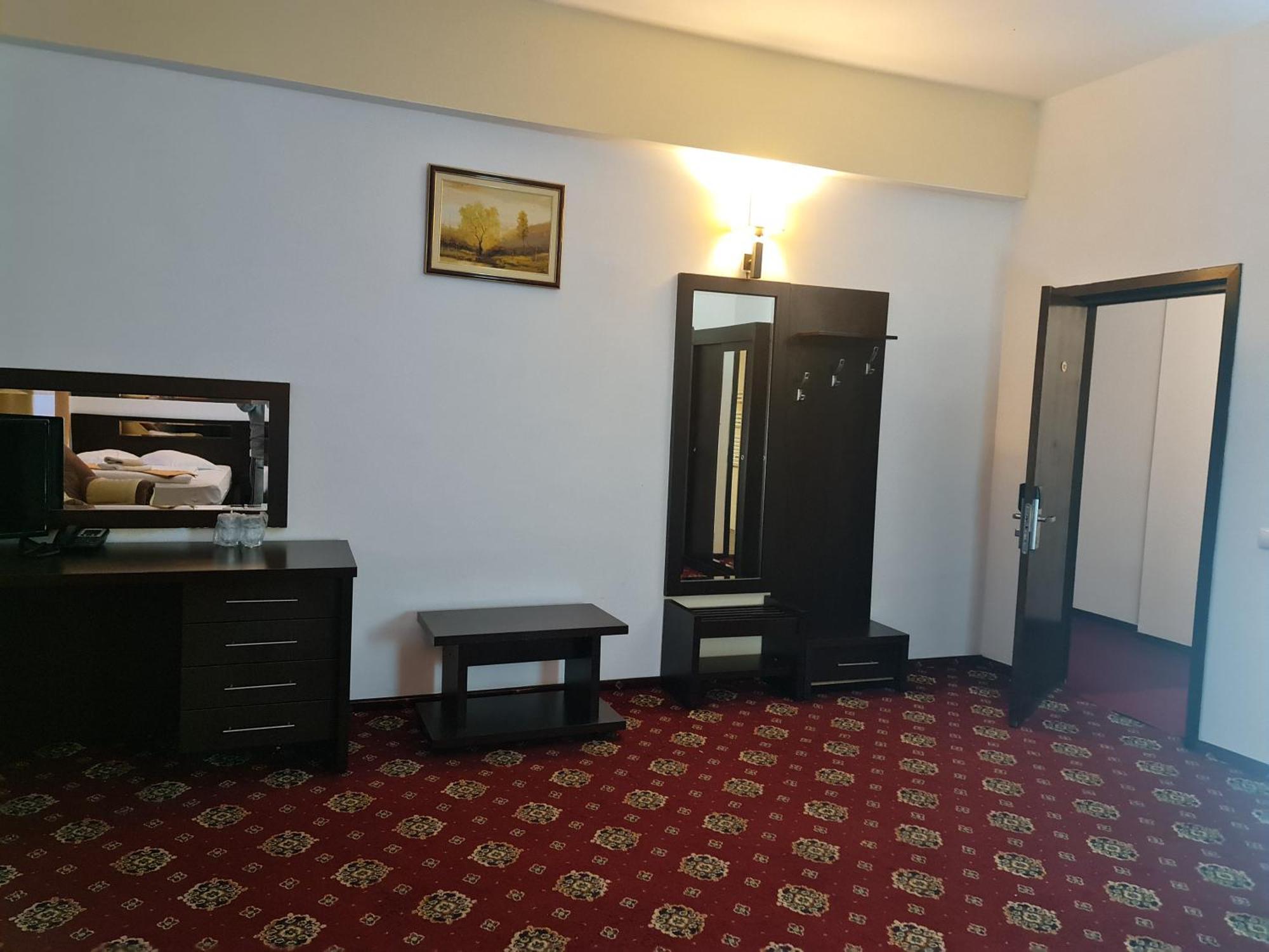 Hotel Magic Gt Trivale Pitesti Exterior photo