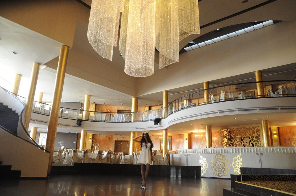 Hotel Magic Gt Trivale Pitesti Exterior photo