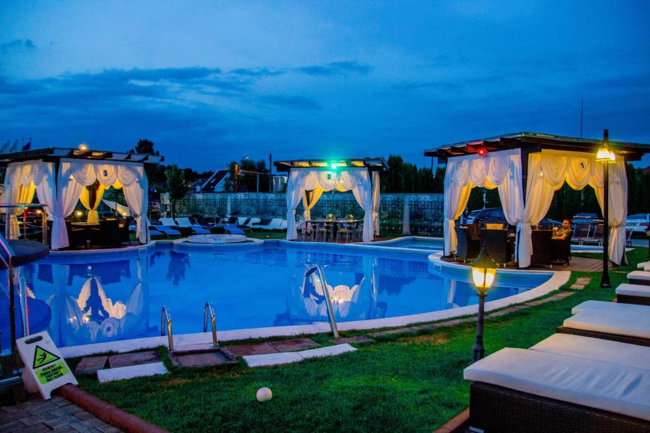 Hotel Magic Gt Trivale Pitesti Exterior photo